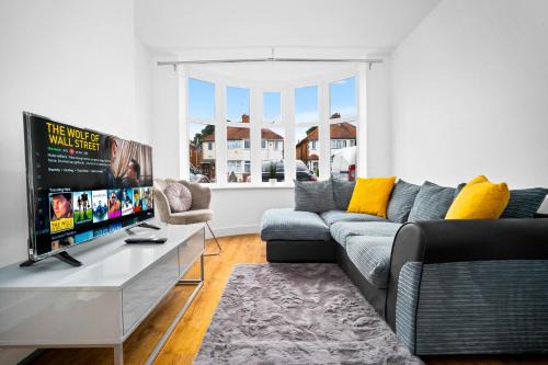 Olton Casa | The Rock, Elegant 4 Bedroom House, Solihull, close to NEC, sleeps 8
