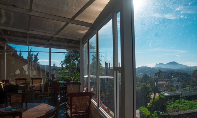 Nuwara Eliya Hotel | The Rock Hotel