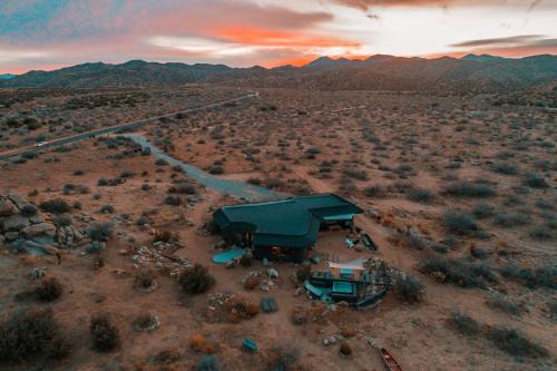 Pioneertown Casa | The Rockstar By The Cohost Company