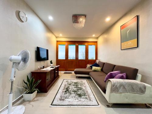 Batu Ferringhi Apartamento | The Rockview Bayu Emas Penang Near Beach