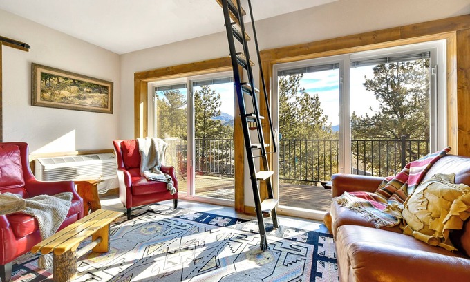 Lake George Cabina | The Rockwall Cabin at Bison Peak Lodge, a Mountain Wilderness Lodge