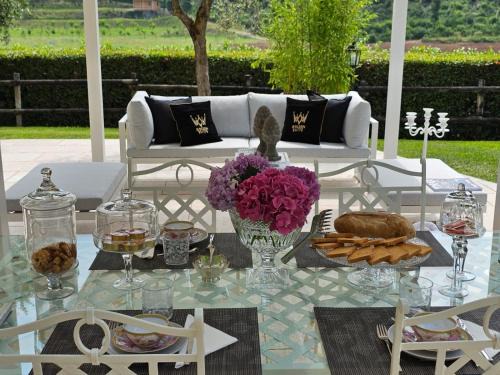 Albisano Casa | The Romantic Dependance in Luxury Villa