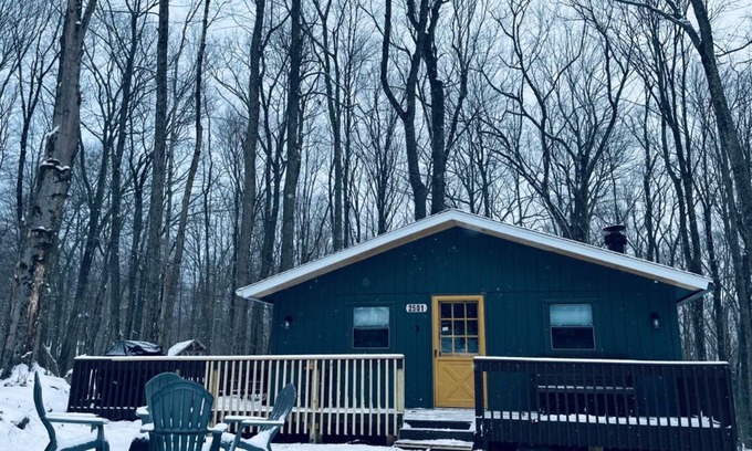 Locust Lake Village Cabaña | The Romantic Getaway W/Fireplace-Grill-Fire pit-walkable distance to the Lake!