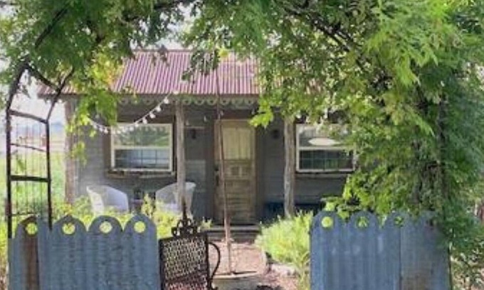Burton Casa | THE ROOST - A garden cottage retreat
