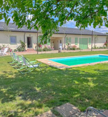 Ciolpani Casa | The Rose Farm, mini parties, accommodation, pool, playground, bbq