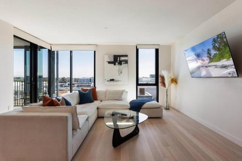 Downtown Apartamento | The Rose Quartz - Rooftop Pool, Gym Glamorous Santa Monica 2BR