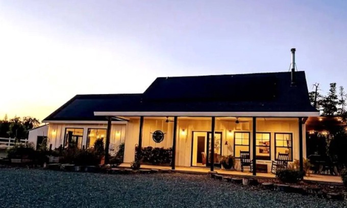 Loomis Casa | The Rowley Ranch - 4bd/2.5ba Country Dream Home
