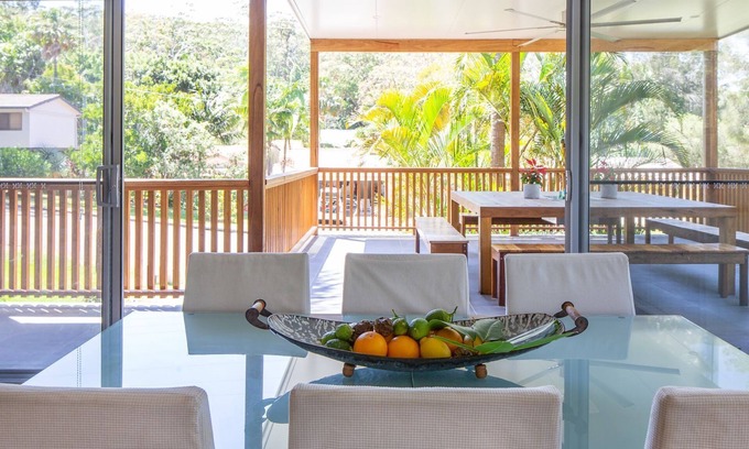 Elizabeth Beach Casa | The Royal Cuban - Pacific Palms Holidays