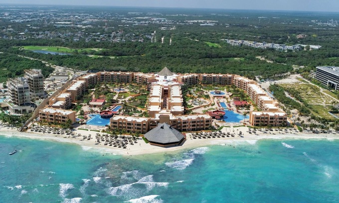Centro Complejo | The Royal Haciendas All Inclusive