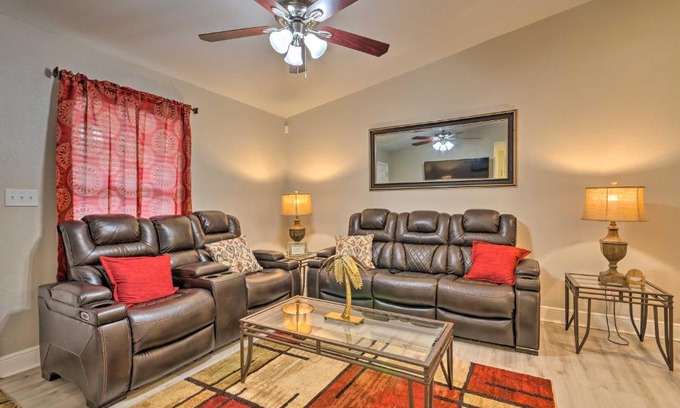 Pensacola Heights Casa | The Royal Retreat about 10 Mi to Local Beaches!