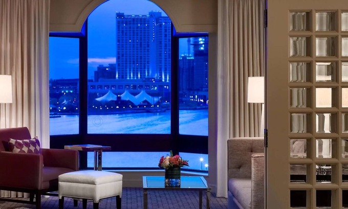 Downtown Baltimore Hotel | The Royal Sonesta Harbor Court Baltimore