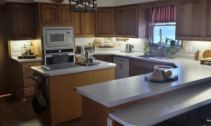 Stillwater Casa | The Russell House 3 Bed 2.5 Bath Home in Stillwater 1.5 miles to OSU