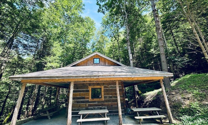 Saint Helens Cabina | The Rustic Ave. Red River Gorge