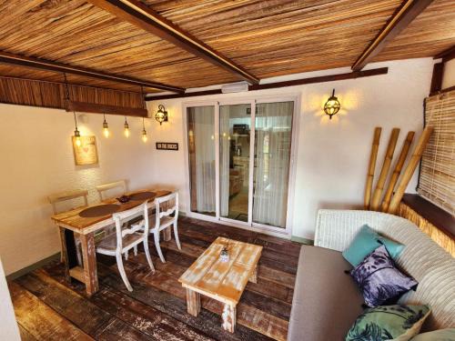 Pointe aux Canonniers Cama Y Desayuno | The Rustic Chic Suite