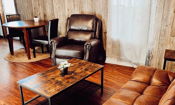 Piedmont Cabina | The Rustic Roots Retreat