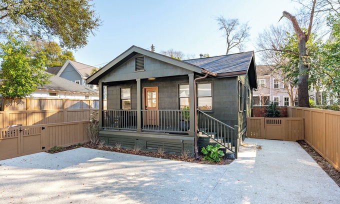 North-Central Cabaña | The Rutledge Roost of Charleston