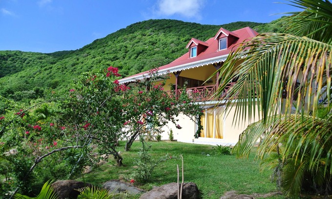 Terre-de-Bas Apartamento | EL Santa. T2 hermosa vista de la bahía de Saintes, a partir de 60 €