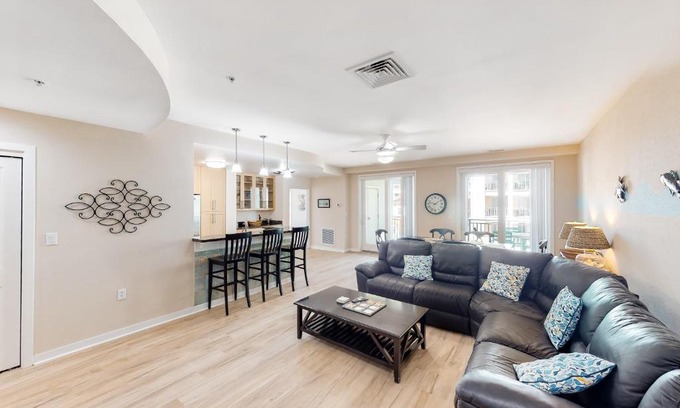 Sandbridge Apartamento | The Sanctuary - A Wave from it All 201B