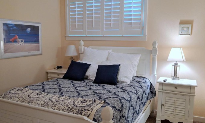 Sandbridge Hotel | The Sanctuary - Back Bay Breezes 232B