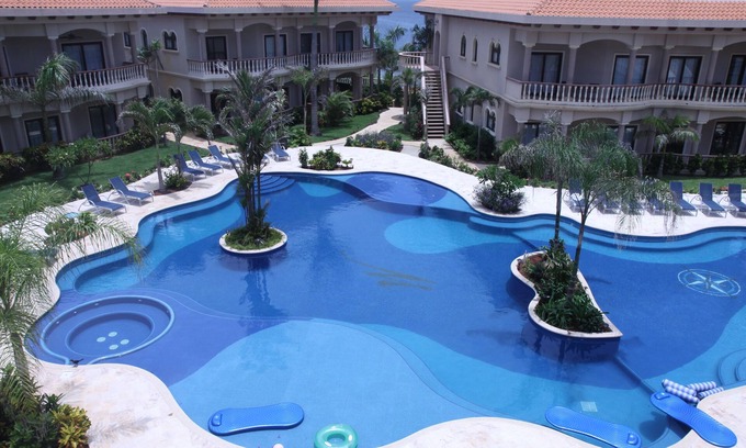 Lighthouse Estates Villa | The SandBarr - Villa de lujo frente al mar de 3 dormitorios / 3 baños con piscina privada en la azotea