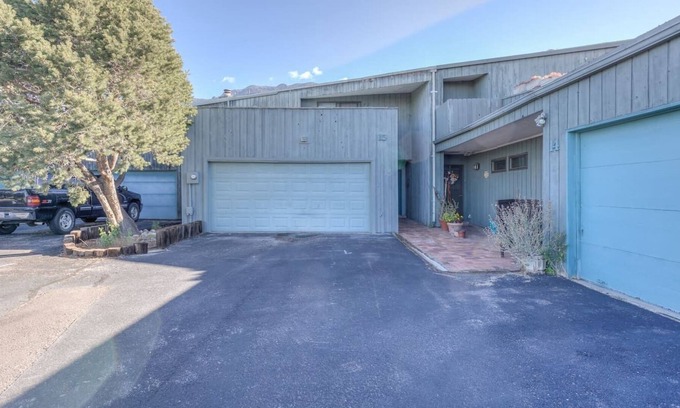 Northeast Heights Casa | The Sandia House - An Irvie Home