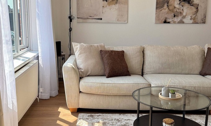 Cribbs Causeway Casa | The Sandstone Stay l Cosy Central Location 5 mins from Southmead Hospital
