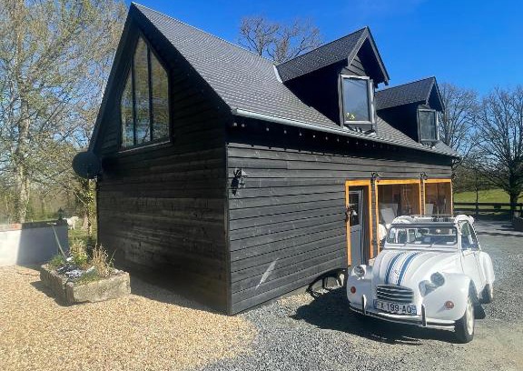 Saint-Dizier-les-Domaines Casa | The Sans Souci Estate - The Chalet Studio Apartment, Adults Only