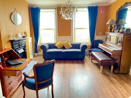 Cobh Casa | The Sardinian Guesthouse (6 Bedrooms)