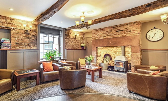 Wing Cabaña | The Scotch Arms Mews - UK30910