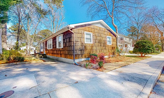 Caine Woods Casa | The Sea Captain's Sanctuary