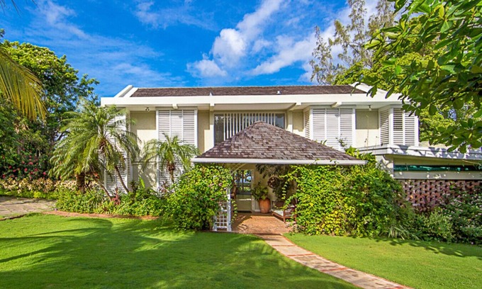 Discovery Bay Villa | Sea Grapes Villa 6 Bedroom