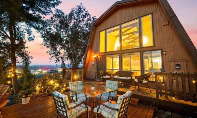Mission Valley East Casa | The SeaBarn: Stargazing Hot Tub & Vista Views