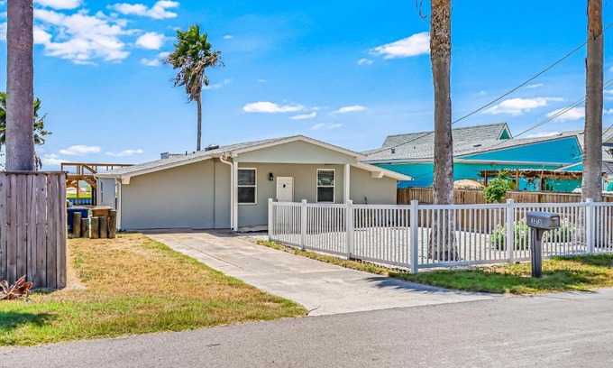 Flour Bluff Casa | The Seahorse Cottage
