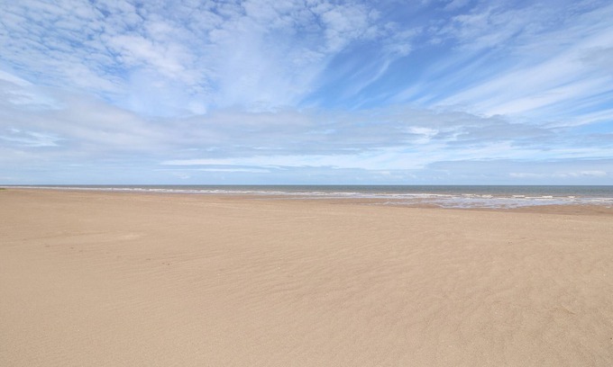 Sutton-on-Sea Cabaña | THE SEASIDE RETREAT, pet friendly, with a garden in Sutton-On-Sea