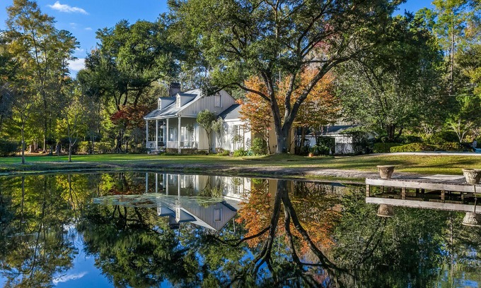Covington Casa | El jardín secreto se encuentra en Covington, Louisiana. ¡Verdaderamente una casa única!