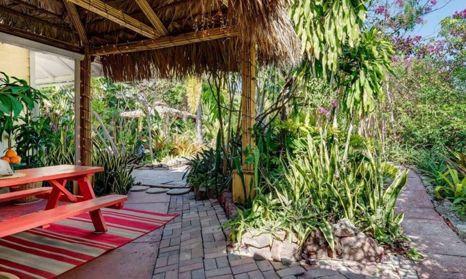 Lake Worth Casa | The Secret Garden - The Cottage Near Beach, Shops, Restaurants, Pet Friendly, Close to Lucerne Ave!