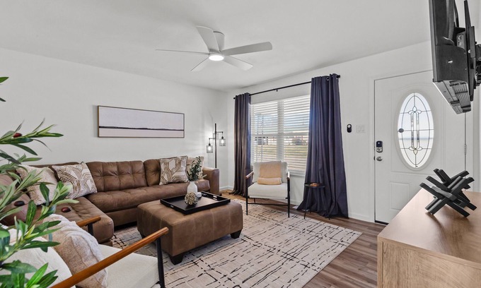 O'Fallon Casa | The Secret Sojourn | JZ Vacation Rentals