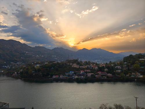 Bhimtal Casa | The Selakhola House