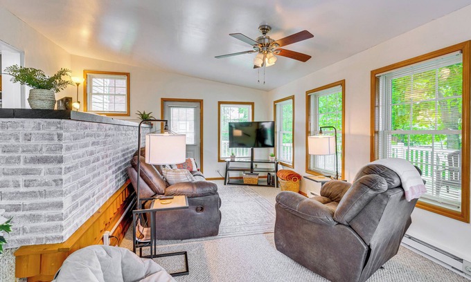 Millersburg Casa | 'The Shady Cottage' Millersburg Getaway w/ Deck