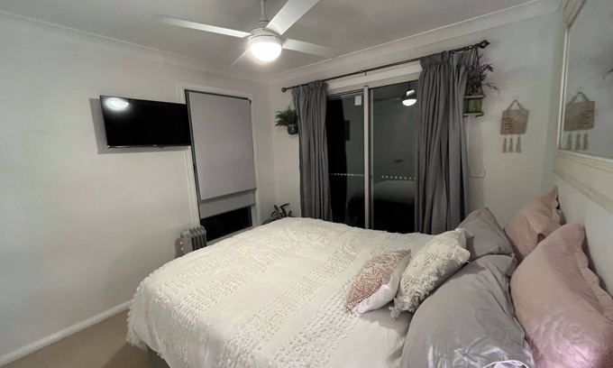 Cooma Villa | The She Shack Cooma. Light filled, woodfire snow or workers accommodation