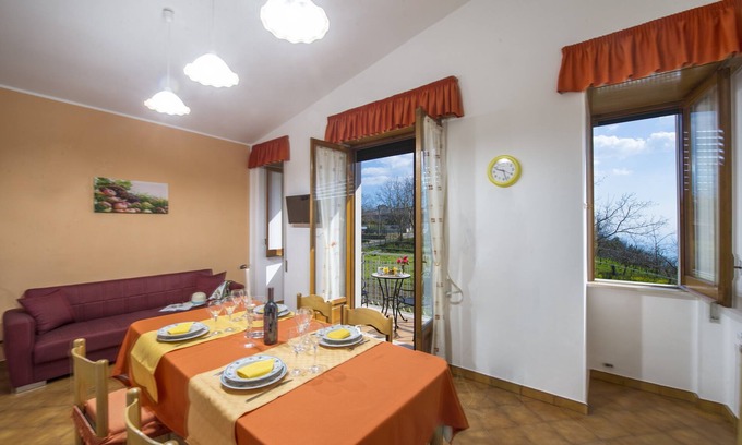 Bomerano Apartamento | Apartamento a las puertas del camino de los dioses.