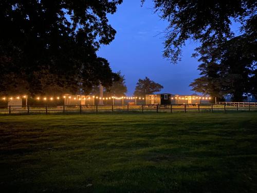 Great Yarmouth Casa | The Shepherds Huts & The Well Lodge at Ormesby Manor