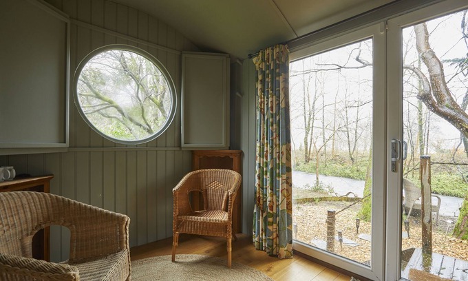 Grasmere Cabina | The Shepherd’s Hut is a charming retreat to relax after a day at the Lakes.