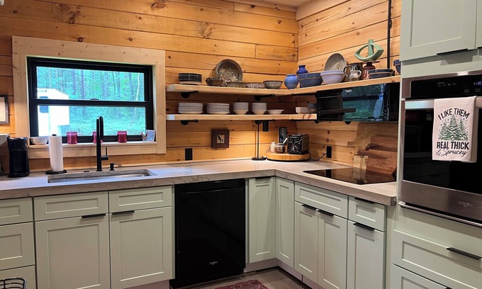 South Boardman Cabina | The Shire, a fun cabin retreat. Warm and cozy, nestled trailside in the woods.