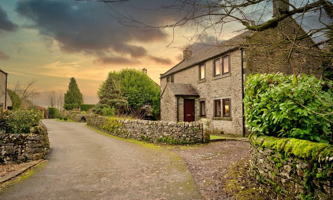 Alstonfield Casa | The Shires