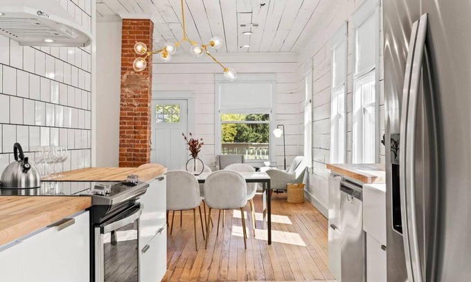 Brazos Casa | The Shotgun House on 10th - Close to Everything