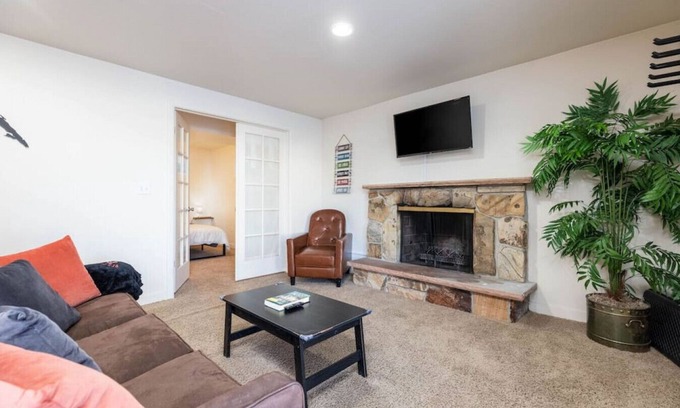 Cottonwood Heights Casa | The Shredder's Shanty - Close to Ski Resorts!