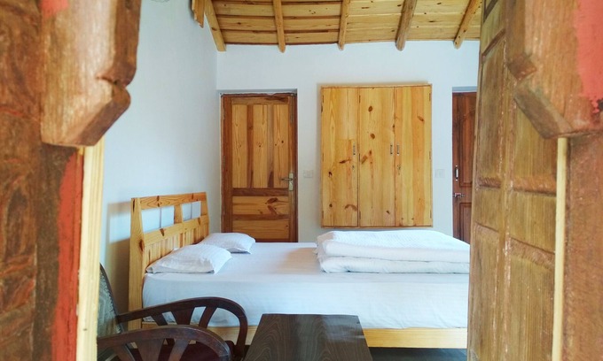 Kaul Otro | The Silent Valley Alchauna- Casa Kumaoni a lo largo del río Kalsa