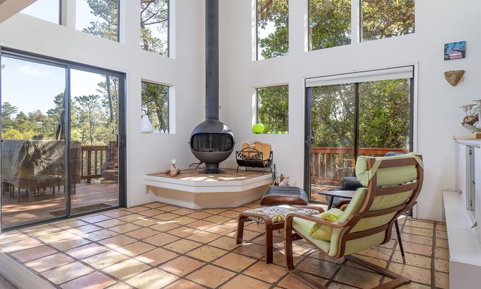 Marine Terrace Casa | The Silver Lady | Retro-Chic Retreat w/ Huge Mountain-View Deck | Near Beach