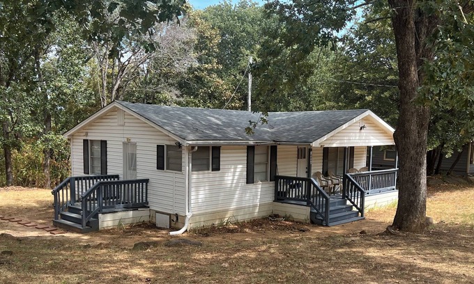 Kingston Casa | The Simple Sandy Shanty